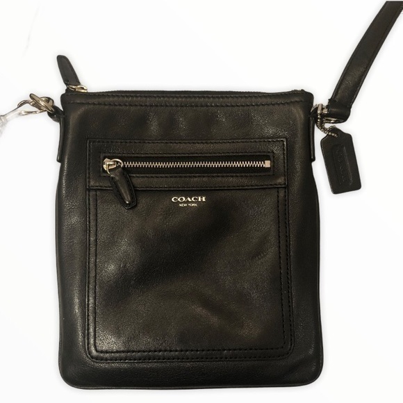Coach Handbags - Coach black crossbody swingpack bag